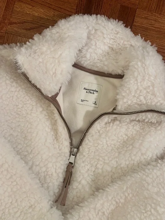 NWOT Abercrombie Fuzzy Sherpa Quarter Zip Pullover Sweatshirt - Picture 3 of 3
